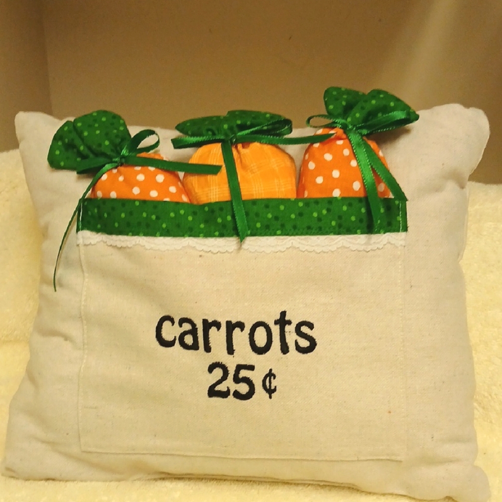 EASTER CARROT Decorative Pillow with Carrot Design "CARROTS 25CENTS" NWOT